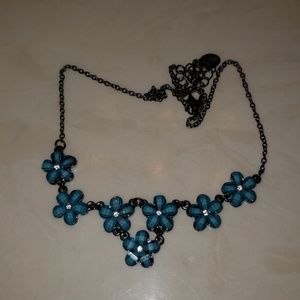 Blue flowers necklace